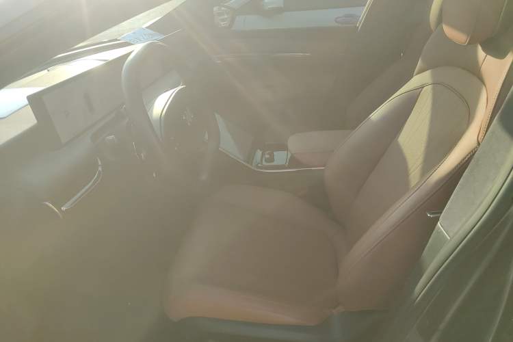 Used  L7 2022 Dynamic Model
