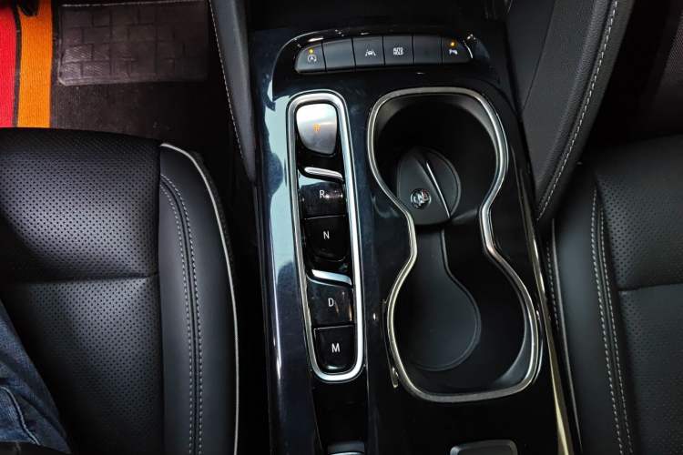 Used Buick Envision 2022 Encore S 552T Two-Wheel-Drive Luxury Model
