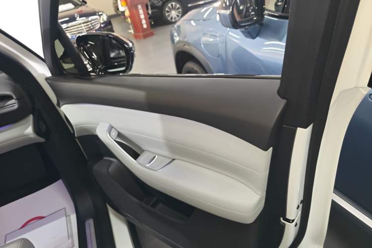 Used Nio ES6 2023 75 kWh
