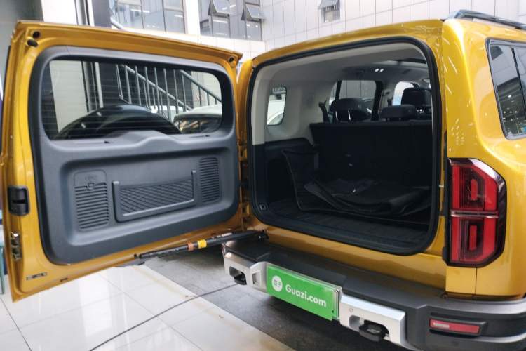 Used  Leopard 5 2023 Navigator Edition
