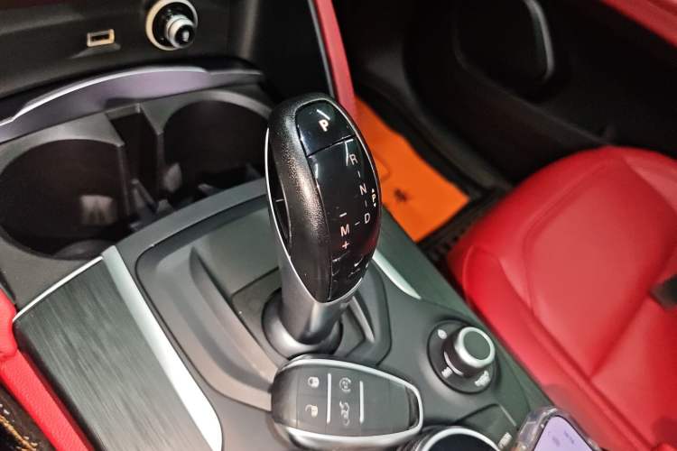 Used Alfa Romeo Stelvio 2017 2.0T 200HP Luxury Edition