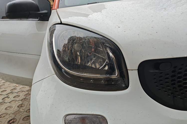 Used  fortwo 2015 1.0L 52 kW hardtop Dynamic version
