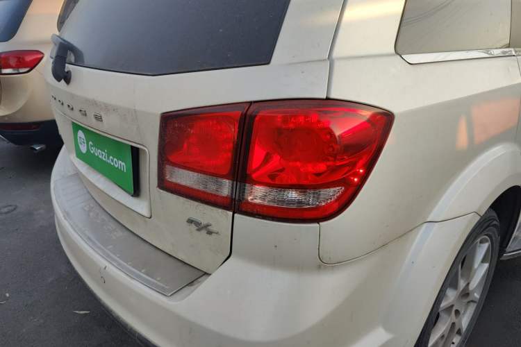 Used Dodge Journey 2013 2.4L Two-Wheel Drive Luxury Version
