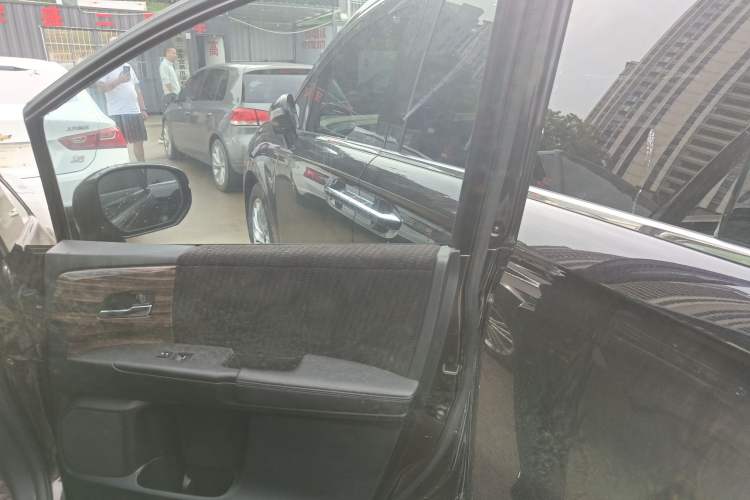 Used Honda Elysion 2016 2.4L Classic Edition
