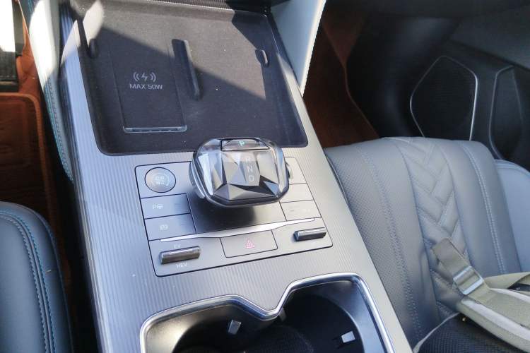 Used BYD Song L DM-i 2025 Intelligent Driving Version 160 km Beyond-Range Type
