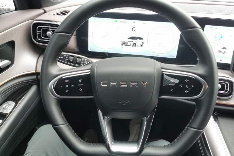 Used Chery Tiggo 9 2025 2.0T Automatic Two-Wheel Drive Luxury Edition 5 Seats
