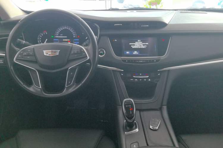 Used Cadillac XT5 2016 25T Luxury Model
