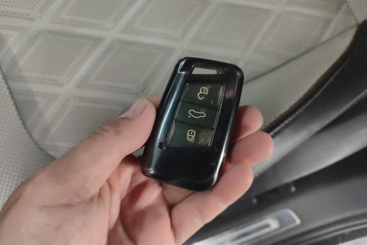 Used Volkswagen Magotan 2023 2 Million Units Limited Edition 330TSI DSG Leading Version
