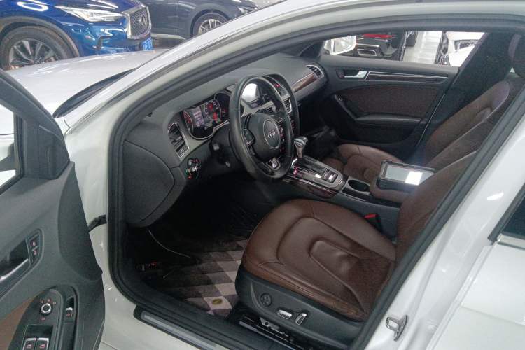 Used Audi A4L 2015 35 TFSI Automatic Comfort Model
