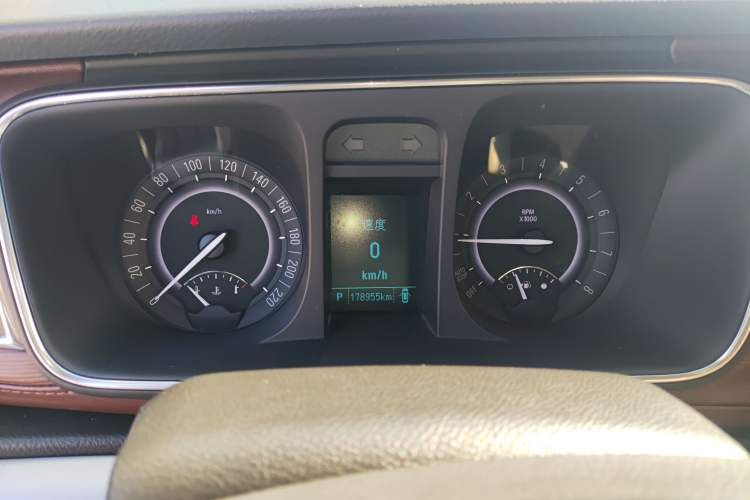 Used Buick GL8 2017 25S Luxury Version China V Standard