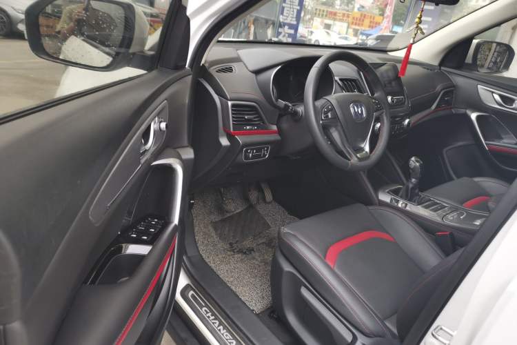 Used Changan CS55 2019 1.5T Manual Colorful Model China VI Standard
