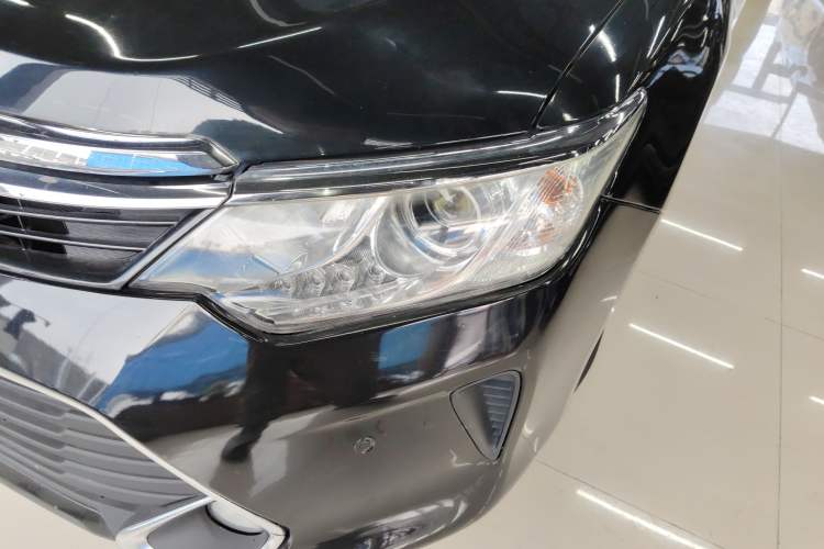 Used Toyota Camry 2016 2.0G 10th Anniversary Leading Edition
