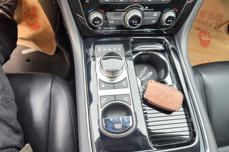 Used Jaguar XJ 2016 XJL 3.0 SC Two-Wheel-Drive Elegant Business Edition
