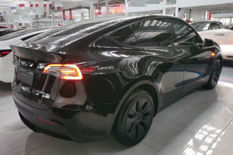 Used Tesla Model Y 2023 Rear-Wheel-Drive Version
