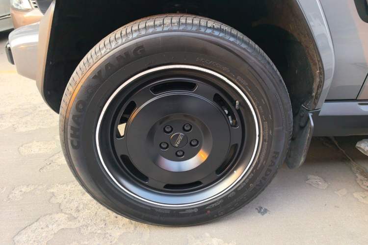 Used  V23 2025 401 Two-Wheel Drive Advanced Edition