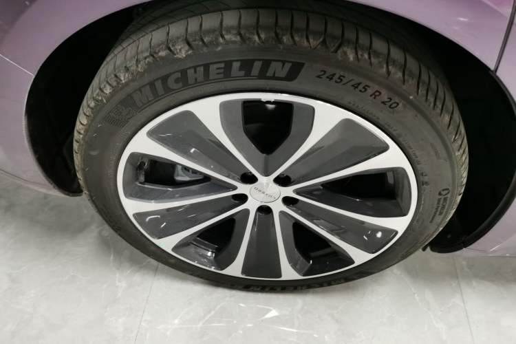 Used Hima Luxeed S7 2024 Pro Model
