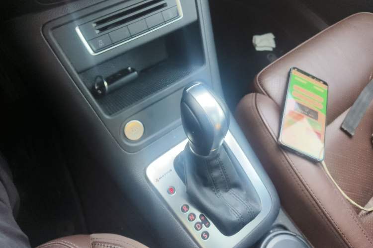 Used Volkswagen Tiguan 2015 1.8TSI Automatic All-Wheel-Drive Luxury Model
