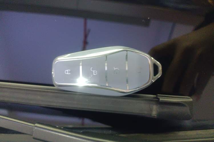 Used BYD Qin PLUS 2024 HONOR Edition DM-i 55KM Leading Model
