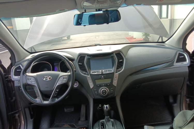 Used Hyundai Santa Fe 2013 2.4L Automatic Two-Wheel Drive Smart Version
