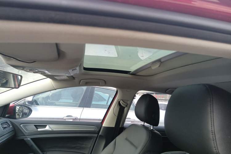 Used Volkswagen Golf 2015 1.4TSI Automatic Comfort Model
