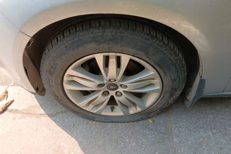 Used Ford Focus 2012 Sedan 1.6L Automatic Comfort Model
