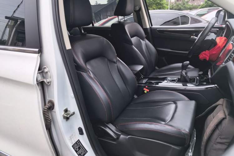 Used SWM G05 2019 2.0L Manual Luxury Edition
