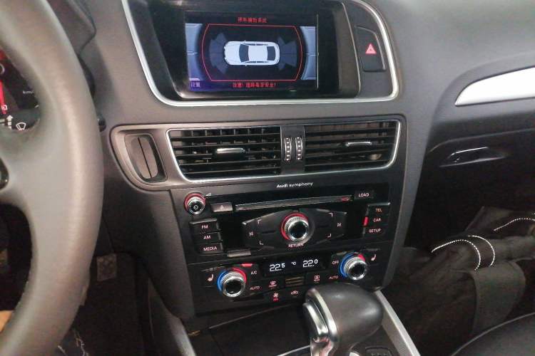 Used Audi Q5 2018 Collector's Edition 40 TFSI Technology Model
