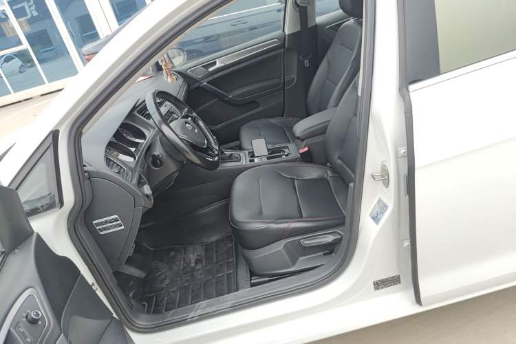 Used Volkswagen Golf 2015 1.4TSI Automatic Comfort Model
