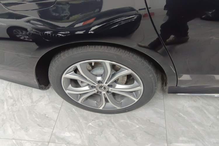 Used Mercedes-Benz E-Class 2020 E 300 L Sporty and Stylish Model
