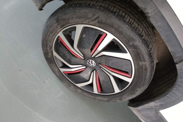 Used Volkswagen Tharu 2024 300TSI Two-Wheel-Drive Moon Luxury Edition