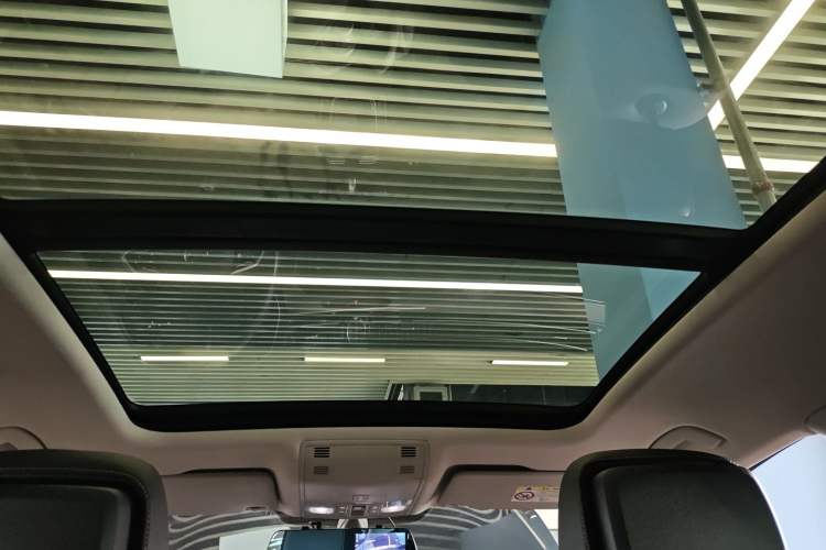 Used Volkswagen Magotan 2023 2 Million Units Limited Edition 330TSI DSG Leading Version
