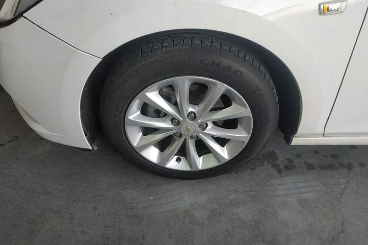 Used Chevrolet Cruze 2017 1.5L Automatic Pioneer Sunroof Edition
