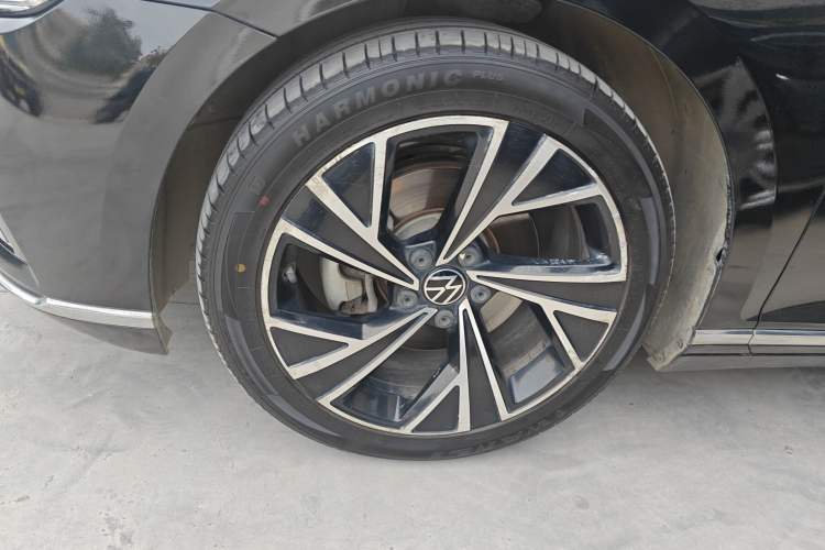 Used Volkswagen Magotan 2020 330TSI DSG Leading Model
