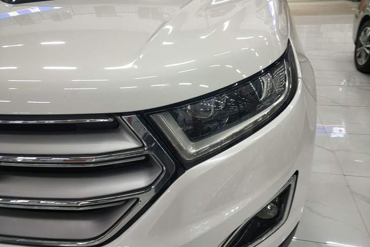 Used Ford Edge 2016 EcoBoost 245 Two-Wheel-Drive Titanium 7-Seater
