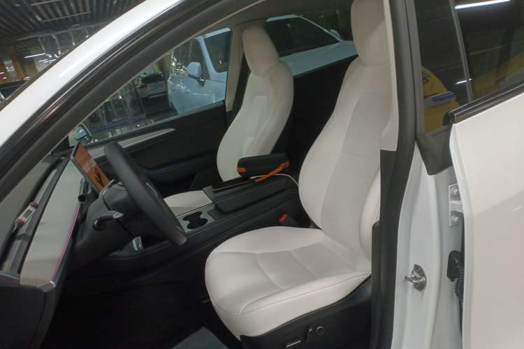 Used Tesla Model Y 2023 Long-Range All-Wheel-Drive Version