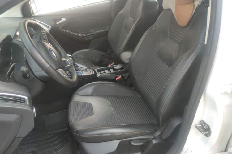 Used Ford Focus 2017 Sedan 1.6L Automatic Fashion Edition Smart Drive Version
