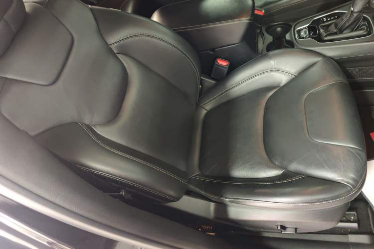 Used  Cherokee 2021 2.0T Four-Wheel Drive 80th Anniversary Edition
