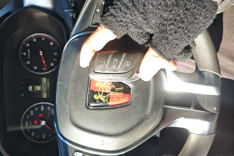 Used Roewe i5 2020 1.5L Manual 4G Connect Luxury Edition