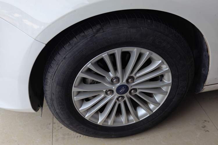 Used Ford Escort 2015 1.5L Manual Comfort Model
