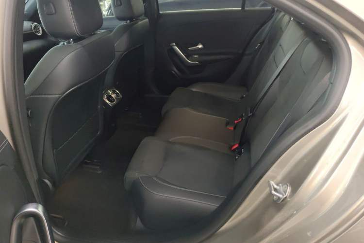 Used Mercedes-Benz A-Class 2022 Revised Version A 200 L Sport Sedan Fashionable Style
