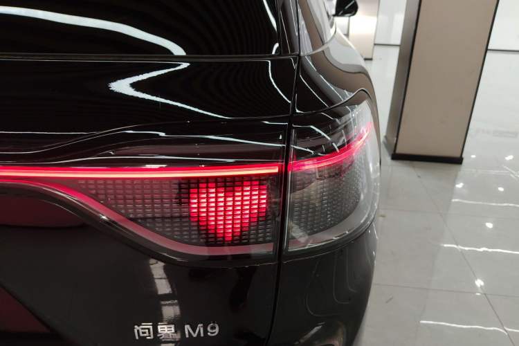 Used Hima AITO M9 2025 Extended-Range Ultra Version 52 kWh 5-Seater Edition