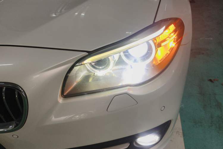 Used BMW 5 Series 2015 520i Elegant Edition
