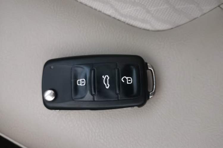 Used Skoda Rapid 2015 1.6L Automatic Smart Selection Model
