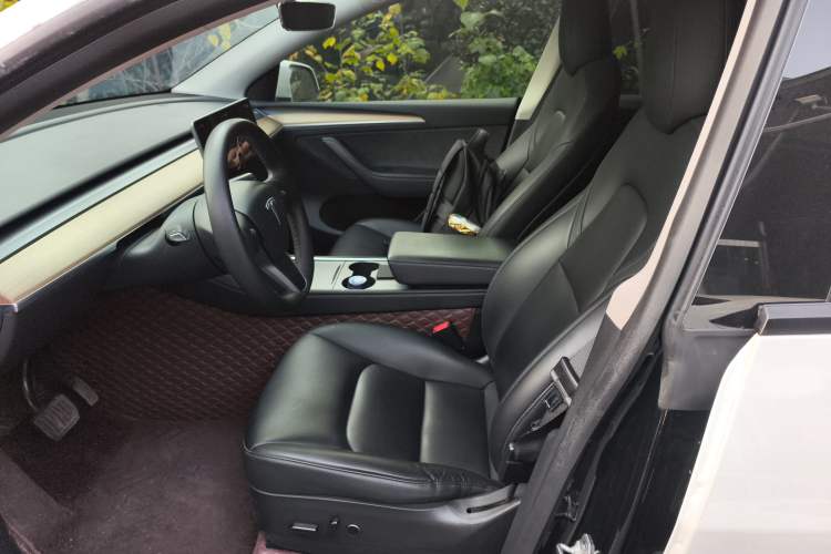 Used Tesla Model Y 2022 Long-Range All-Wheel-Drive Version