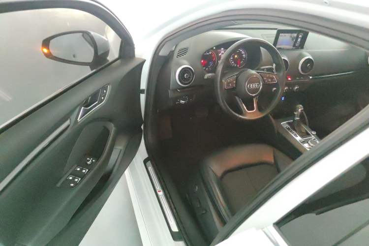 Used Audi A3 2019 Limousine 35 TFSI Fashion Edition China V standard
