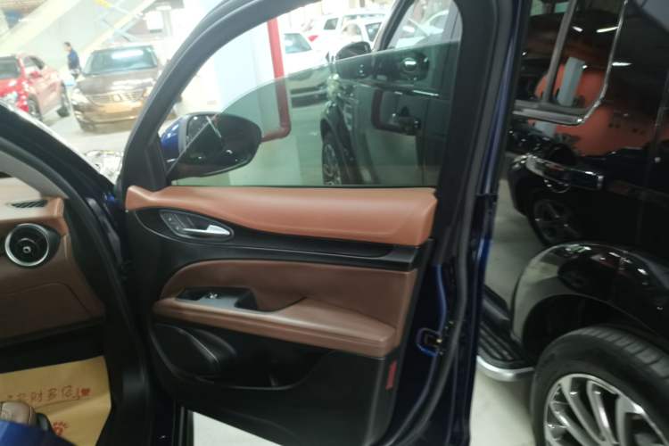 Used Alfa Romeo Stelvio 2017 2.0T 200HP Elite Edition
