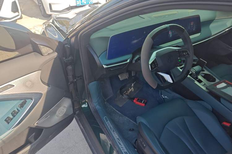 Used MG 7 2023 2.0T Automatic Trophy+ Ignition Glory Edition
