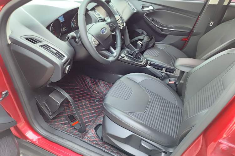 Used Ford Focus 2017 Sedan 1.6L Manual Fashion Edition Smart Drive Version
