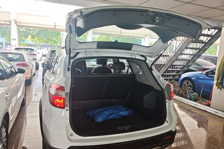 Used Venucia T70X 2016 2.0L CVT SmartFun Sport Edition