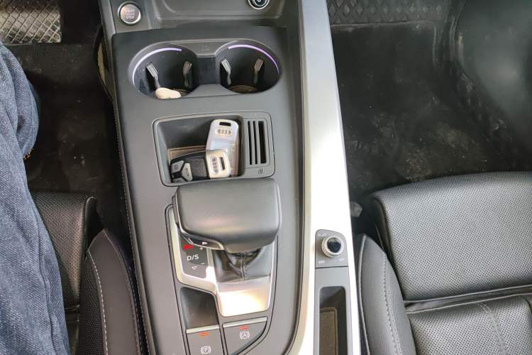 Used Audi A4L 2022 40 TFSI Luxury Dynamic Model